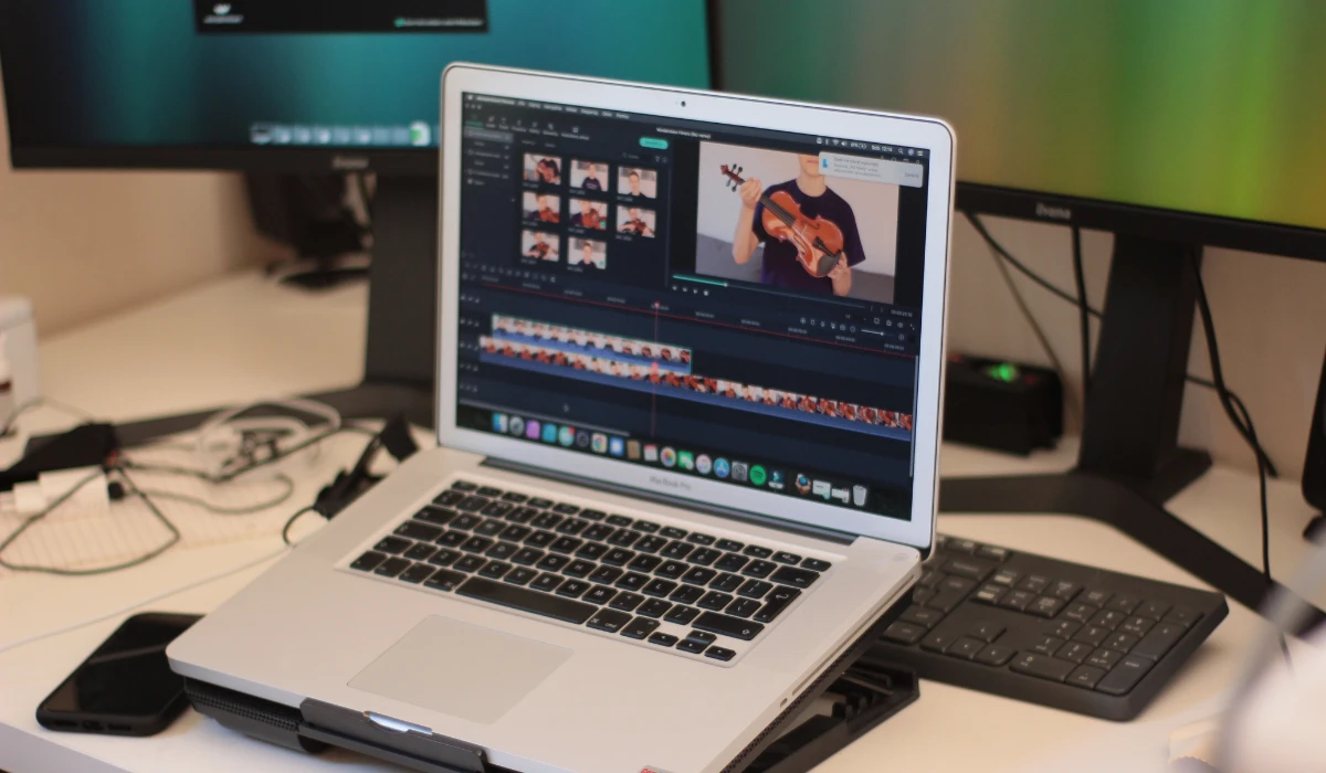 Multi-Screen Workspace Setup